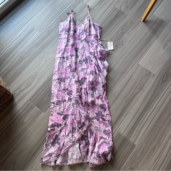 Tularosa Victoria Dress in Lyla Tropical Floral - Picture 4 of 7